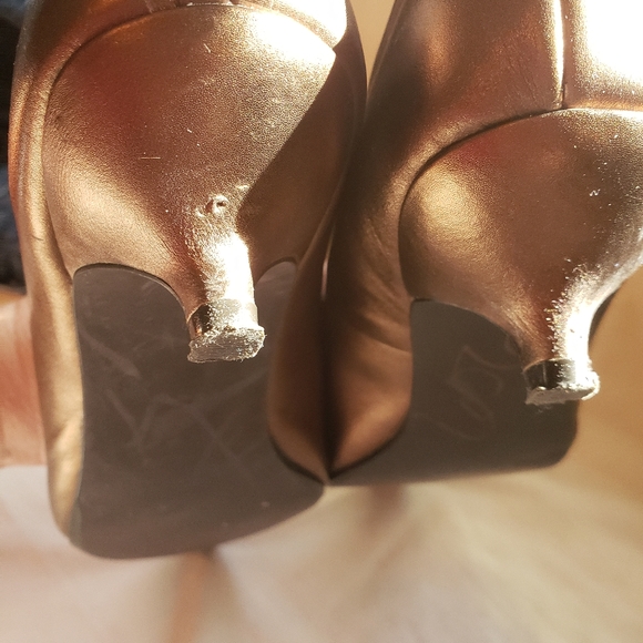 Bronze kitten heel pump - Picture 4 of 6